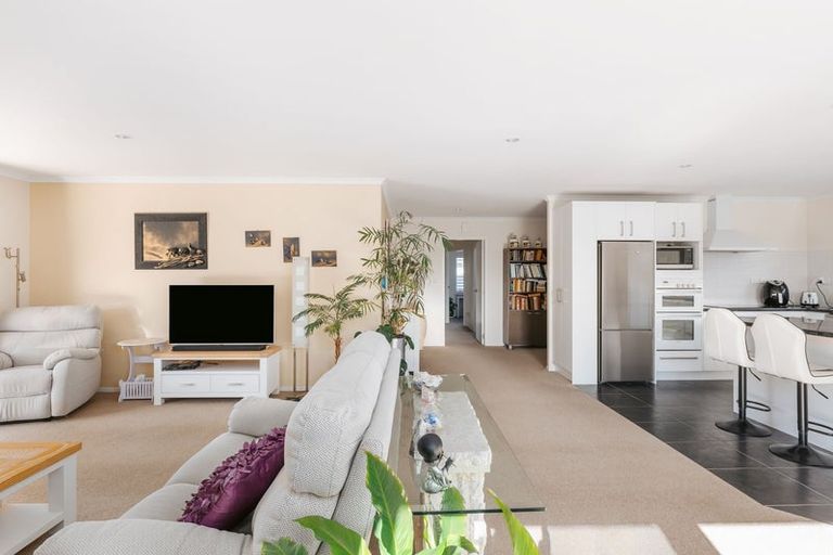 Photo of property in 15 Parkland Rise, Omokoroa, 3114