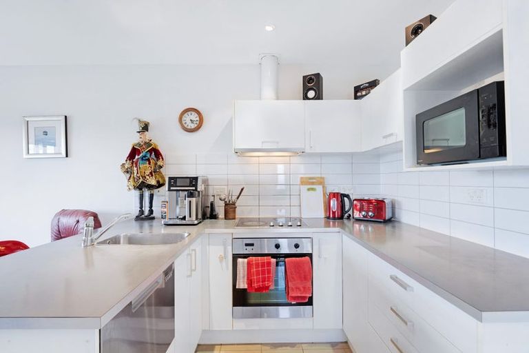 Photo of property in 18e/71 Spencer Road, Oteha, Auckland, 0632