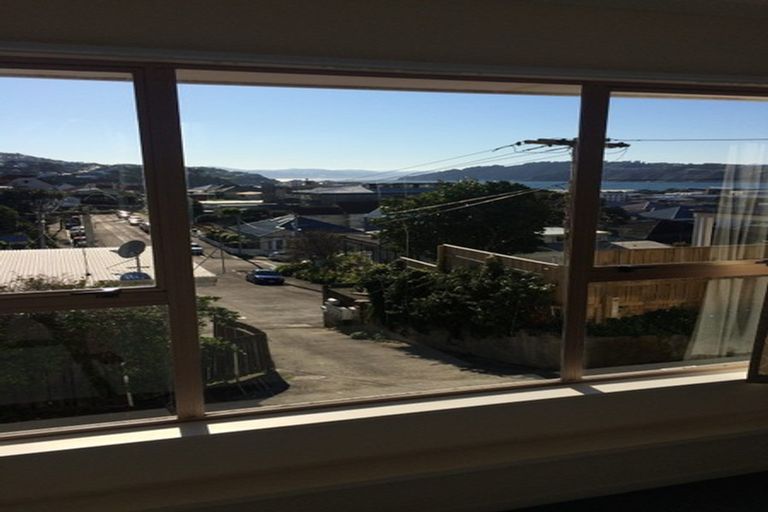 Photo of property in 2/13 Upper Bourke Street, Kilbirnie, Wellington, 6022