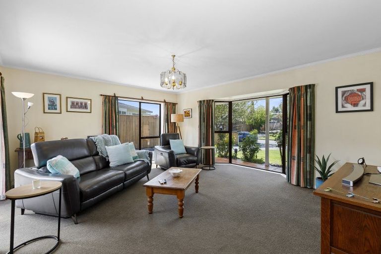 Photo of property in 19 Memphis Grove, Totara Park, Upper Hutt, 5018