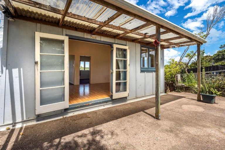 Photo of property in 8 Wellington Road, Surfdale, Waiheke Island, 1081