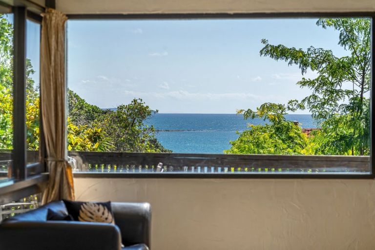 Photo of property in 2/30 Browns Bay Road, Rothesay Bay, Auckland, 0630