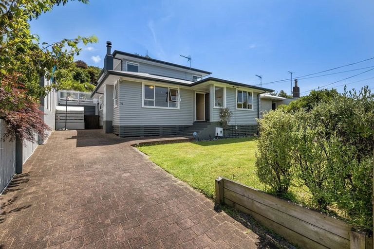 Photo of property in 74 Awanui Street, Merrilands, New Plymouth, 4312