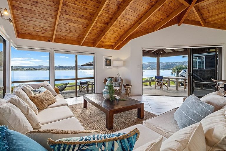 Photo of property in 45 North West Anchorage, Omaha, 0986