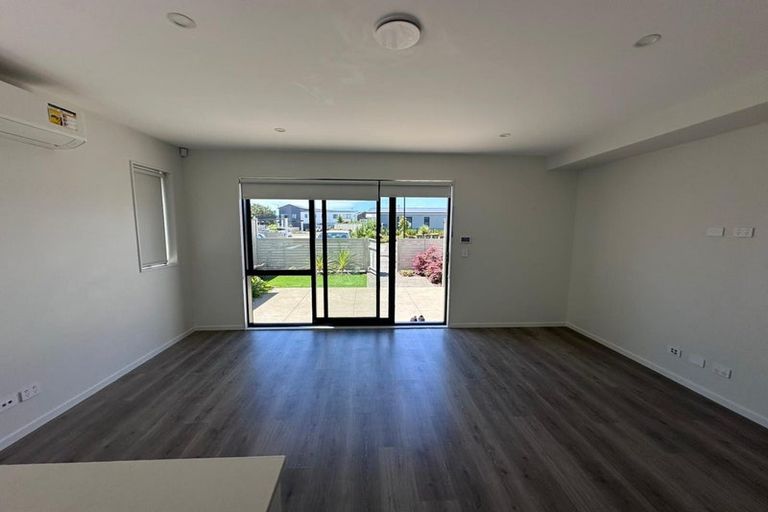 Photo of property in 6 Gosper Road, Takanini, 2112