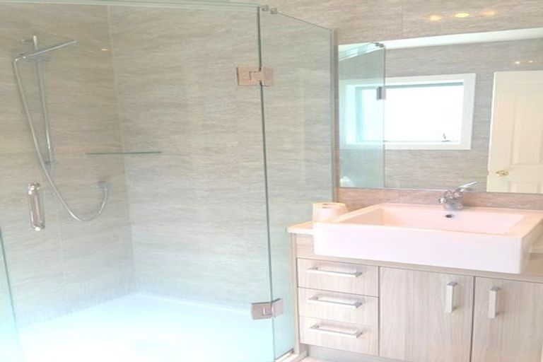 Photo of property in 4a Kennedy Avenue, Forrest Hill, Auckland, 0620