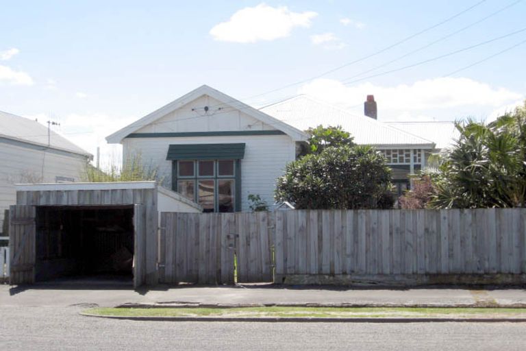 Photo of property in 76 Niblett Street, Whanganui, 4500