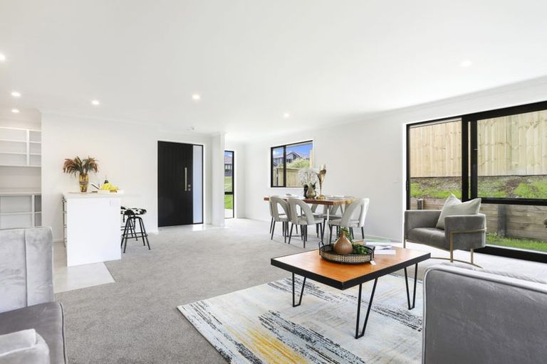 Photo of property in 61 Leathem Crescent, Pokeno, 2402