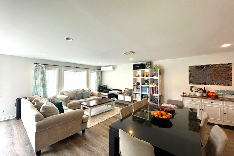 Photo of property in 2 Leneford Drive, East Tamaki, Auckland, 2013