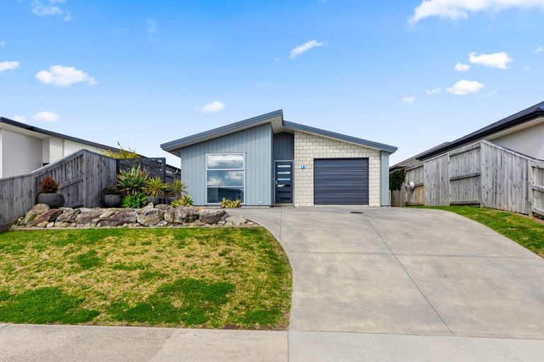 Photo of property in 18 Stevenson Drive, Papamoa, 3118