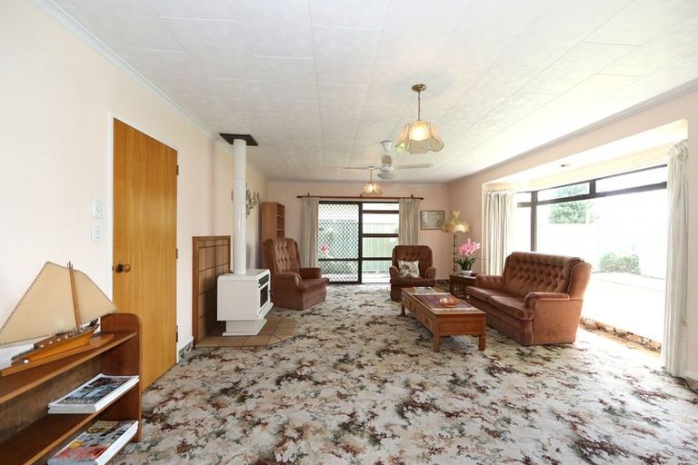 Photo of property in 243b Warwick Road, Mayfair, Hastings, 4122