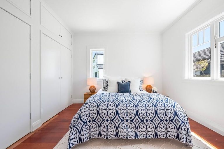 Photo of property in 1-2/6a Pohutukawa Street, Woburn, Lower Hutt, 5010