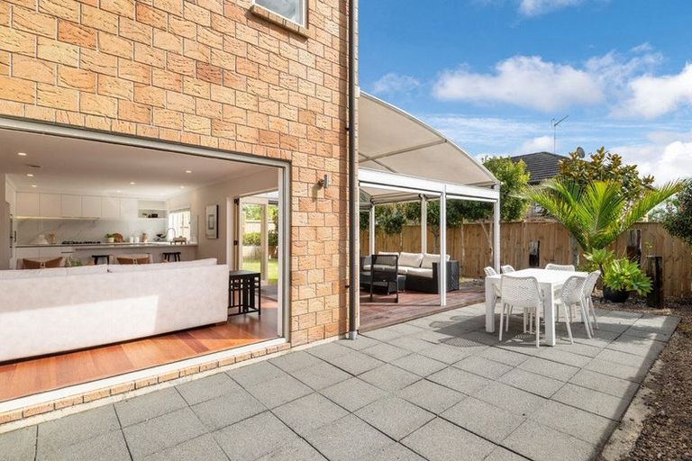 Photo of property in 5 Wye Oak Drive, Schnapper Rock, Auckland, 0632