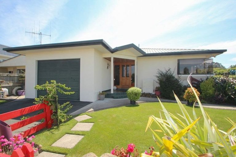 Photo of property in 6 Kenilworth Road, Oamaru North, Oamaru, 9400