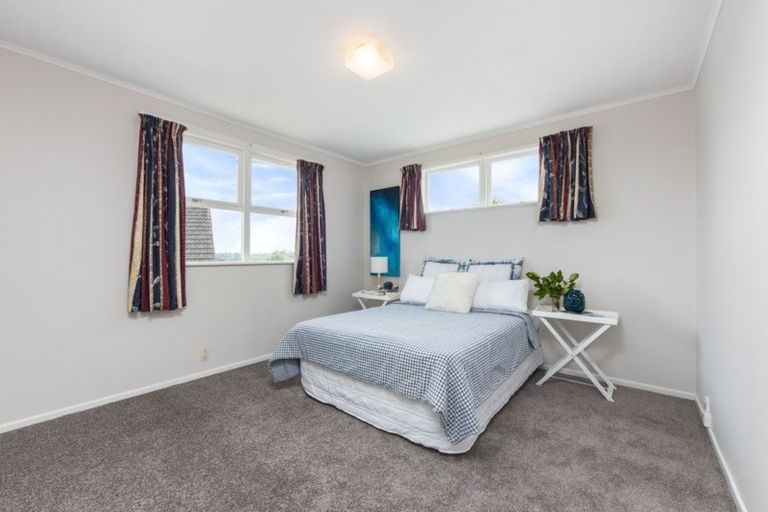 Photo of property in 10 Winifred Avenue, Bayview, Auckland, 0629