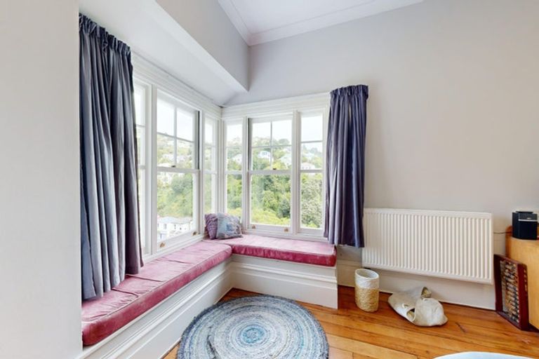 Photo of property in 31 Maarama Crescent, Aro Valley, Wellington, 6021