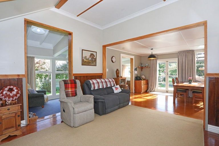 Photo of property in 6 Edwards Street, Kimbolton, Feilding, 4777