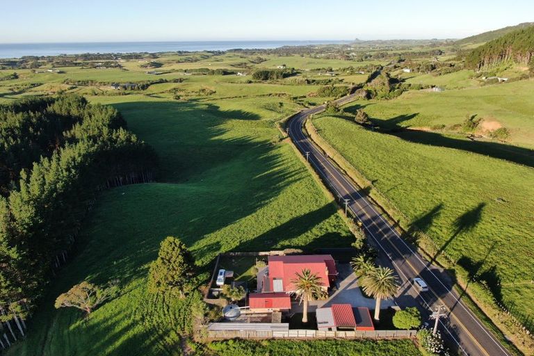 Photo of property in 1606 South Road, Tataraimaka, New Plymouth, 4374