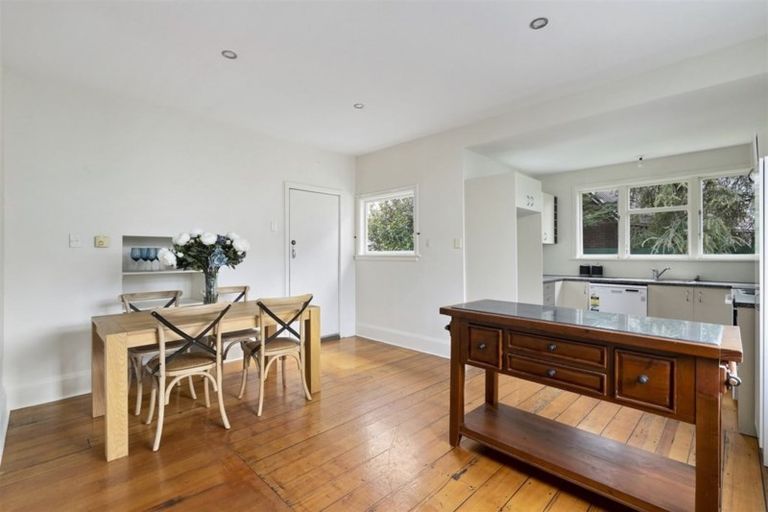 Photo of property in 2/130 Middlepark Road, Sockburn, Christchurch, 8042