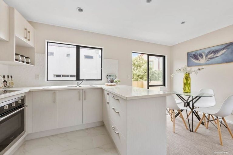 Photo of property in 27/8 Margan Avenue, New Lynn, Auckland, 0600