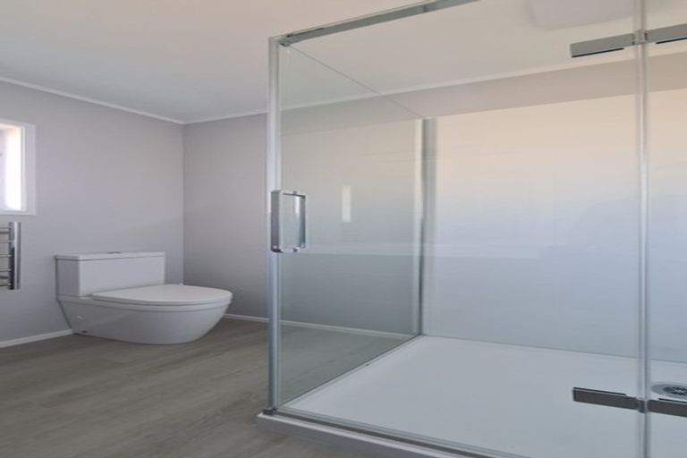 Photo of property in 2/25 Sartors Avenue, Northcross, Auckland, 0630