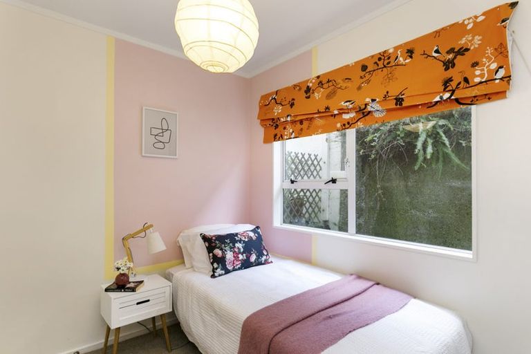 Photo of property in 4b Palm Grove, Berhampore, Wellington, 6023