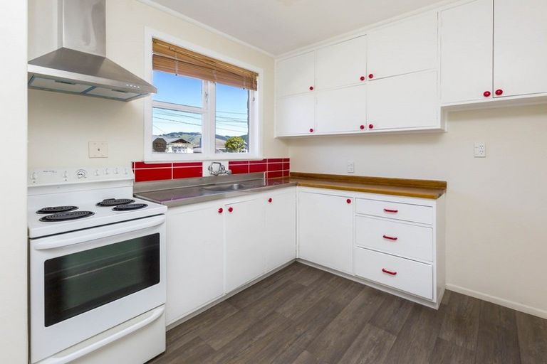 Photo of property in 1/4 Henry Street, Ebdentown, Upper Hutt, 5018