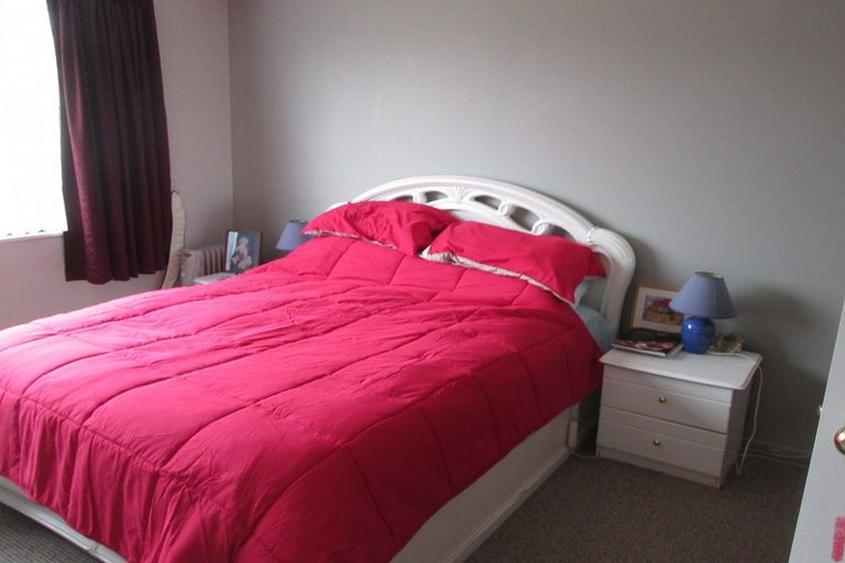 Photo of property in 35 Dalfield Place, Highbury, Palmerston North, 4412