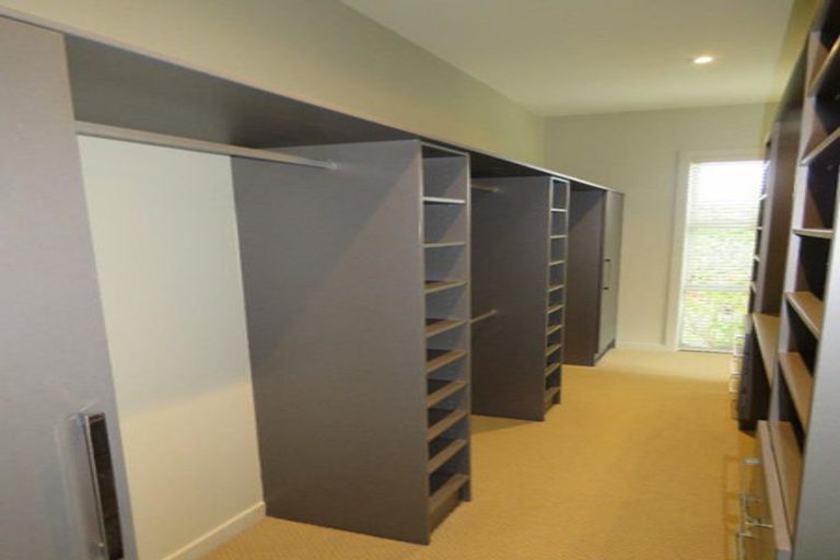 Photo of property in 1 Gleneagles Way, Waiwhakaiho, New Plymouth, 4312