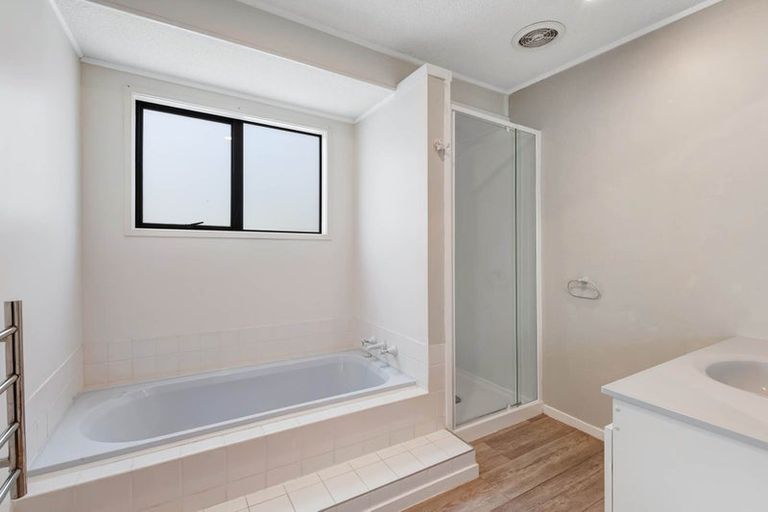 Photo of property in 54 The Circle, Manly, Whangaparaoa, 0930