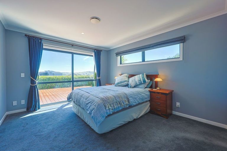Photo of property in 9 Weatherdeck Close, Whitby, Porirua, 5024