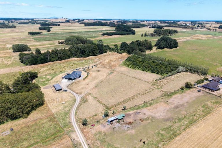 Photo of property in 947 Koputaroa Road, Koputaroa, Levin, 5575