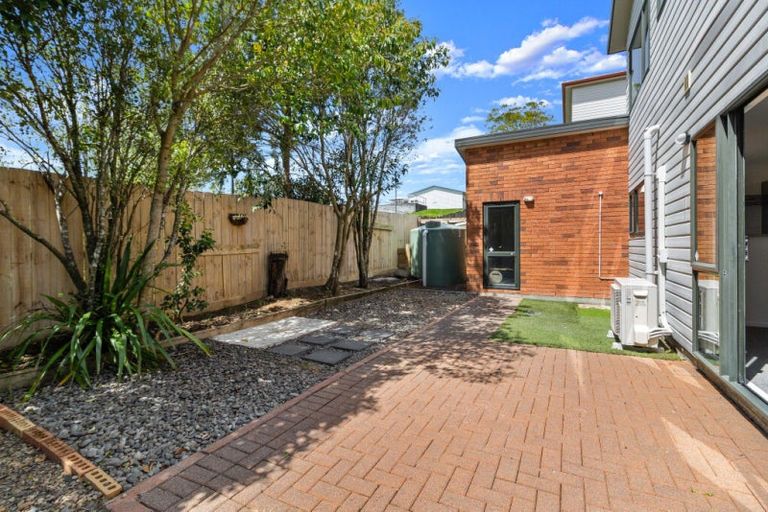 Photo of property in 43 Tiri Tiri Road, Birkdale, Auckland, 0626