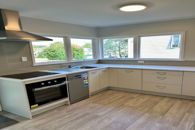 Photo of property in 3/41 Northumberland Avenue, Belmont, Auckland, 0622