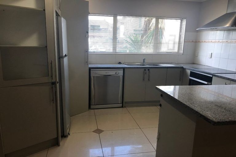 Photo of property in 13 Bushpark Place, Flat Bush, Auckland, 2016