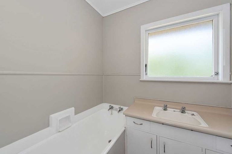 Photo of property in 55 Morrow Avenue, St Andrews, Hamilton, 3200