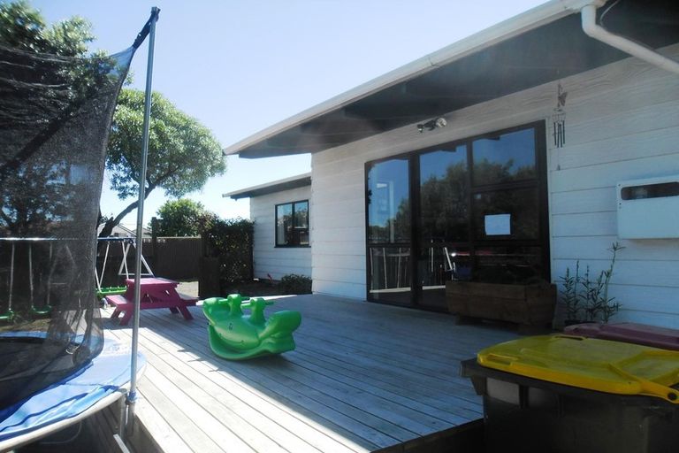 Photo of property in 6 Linwood Drive, Paraparaumu, 5032