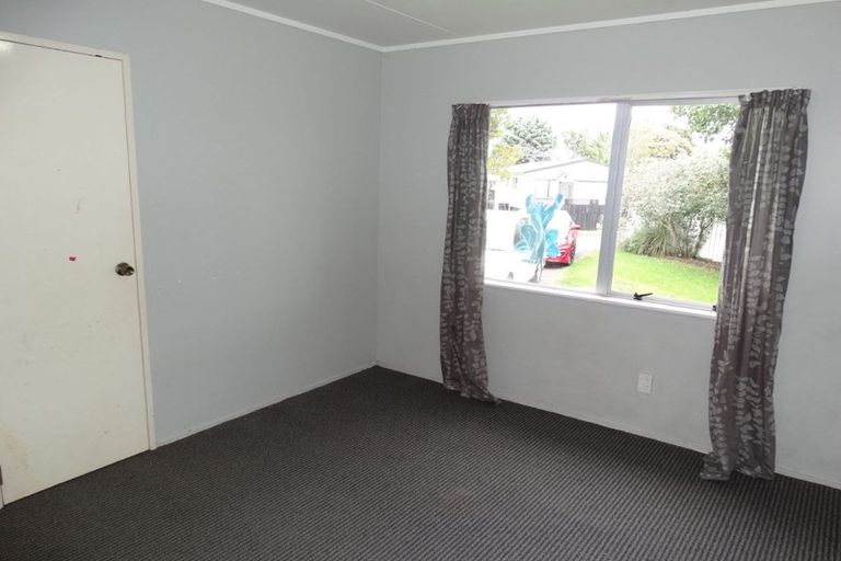 Photo of property in 1/12 Miriam Corban Heights, Henderson, Auckland, 0612