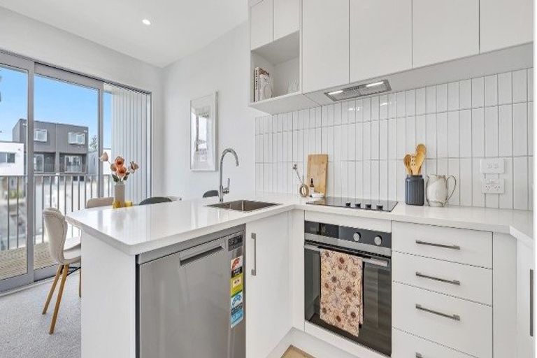 Photo of property in 45 Ngae Place, Mangere East, Auckland, 2024