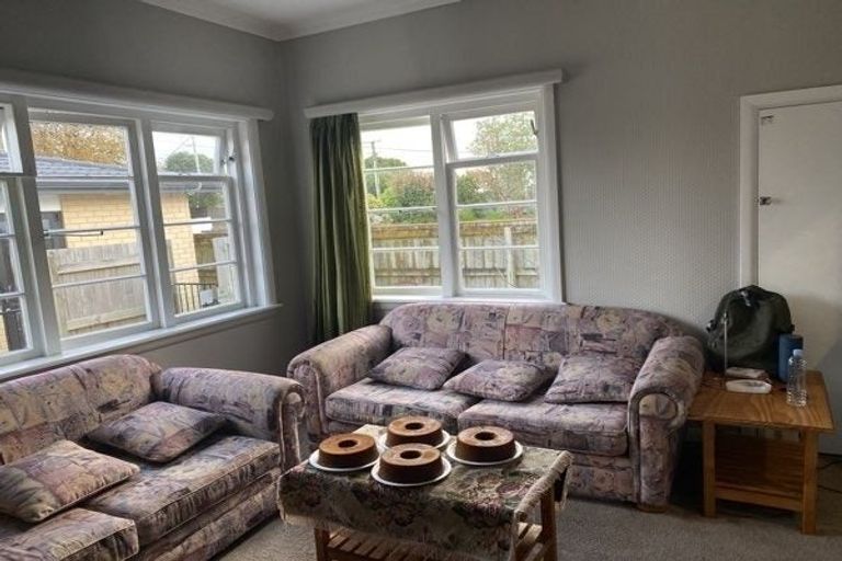 Photo of property in 98/98a Weraroa Road, Levin, 5510