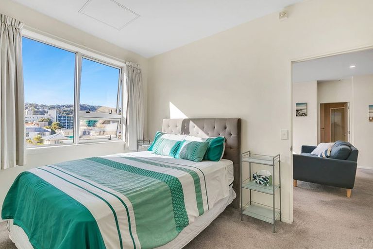 Photo of property in Stadium Garden Flats, 402/107 Thorndon Quay, Pipitea, Wellington, 6011