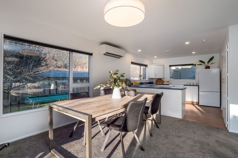 Photo of property in 81 Devon Street, Arrowtown, 9302