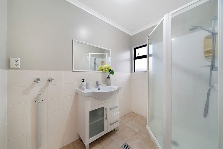 Photo of property in 32d Gifford Road, Papatoetoe, Auckland, 2025