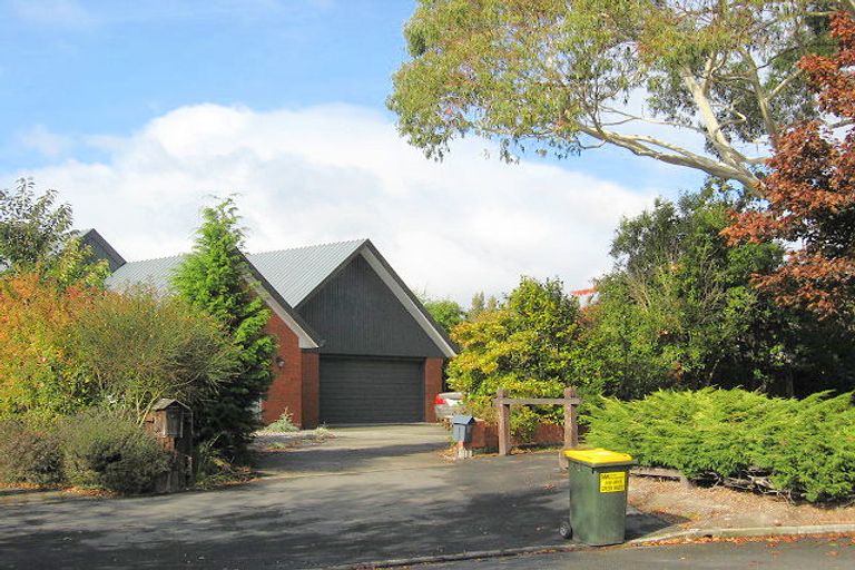 Photo of property in 25 Tyndale Place, Ilam, Christchurch, 8041