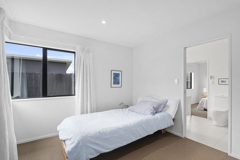 Photo of property in 16 Whitnall Street, Halswell, Christchurch, 8025