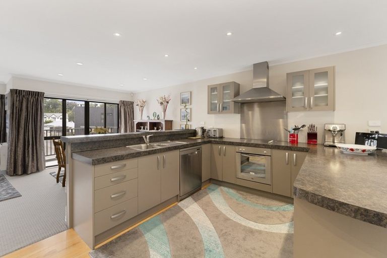 Photo of property in Te Kakariki Apartments, 6/6 Wellington Road, Paekakariki, 5034