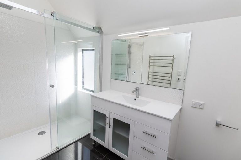 Photo of property in Lynster Mews, 10c Standen Street, Karori, Wellington, 6012