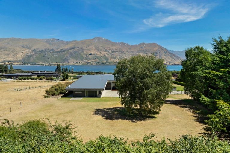 Photo of property in 311 Beacon Point Road, Wanaka, 9305