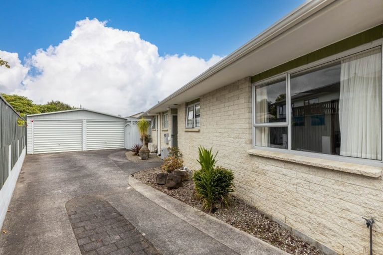 Photo of property in 10 Leon Place, Waitara, 4320