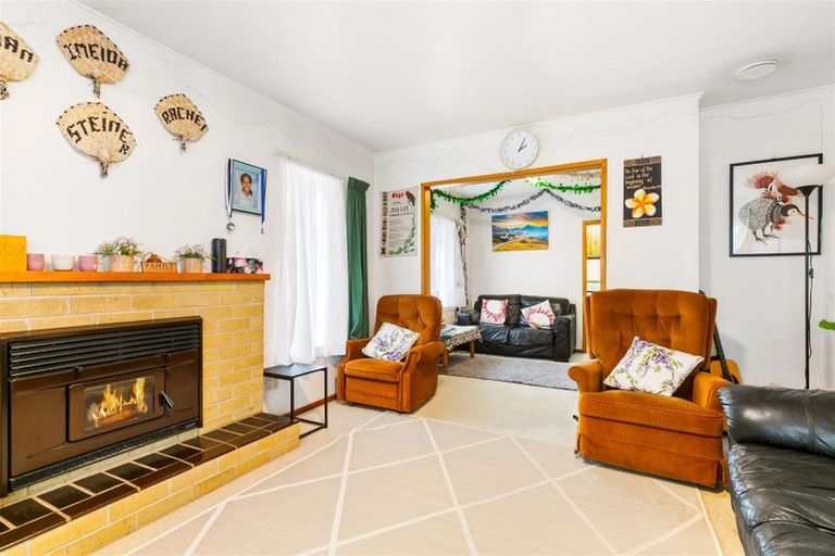 Photo of property in 24 Te Kanawa Crescent, Henderson, Auckland, 0610